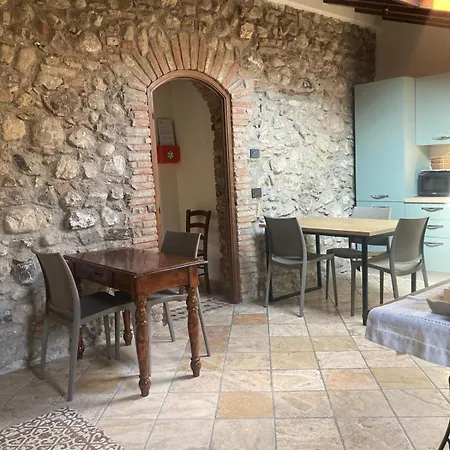 Bed and Breakfast Rustico Di Benellini Angela à Polpenazze del Garda Extérieur photo