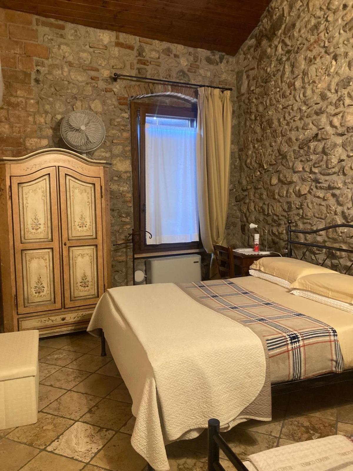 Rustico Di Benellini Angela Frühstückspension Polpenazze del Garda